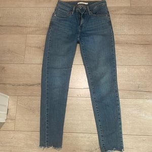 Levi 721 high rise skinny - like new size 24
